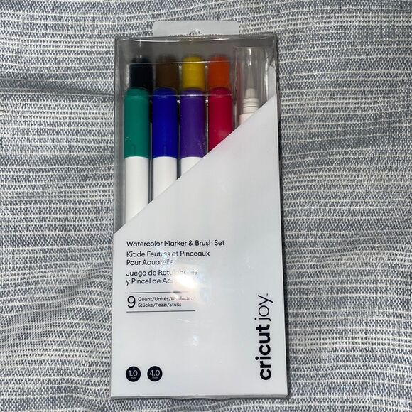 Cricut Watercolor Marker & Brush Set Primary 9-Count - Picture 2 of 6